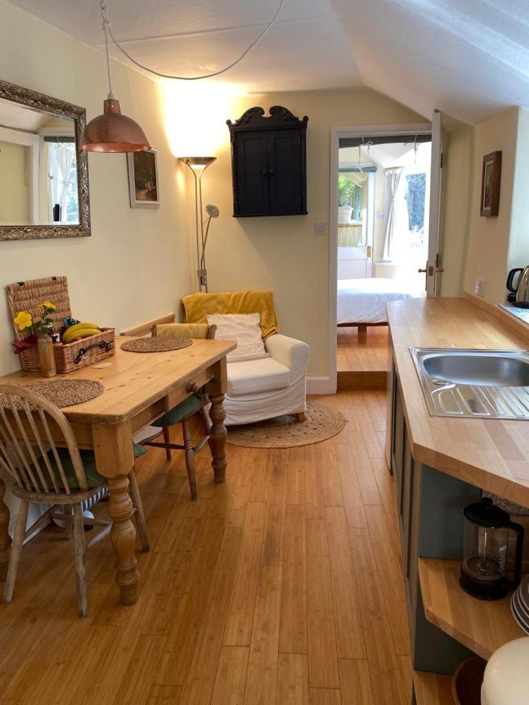 Lyme Clifftop Hideaway Lyme Regis Exterior foto